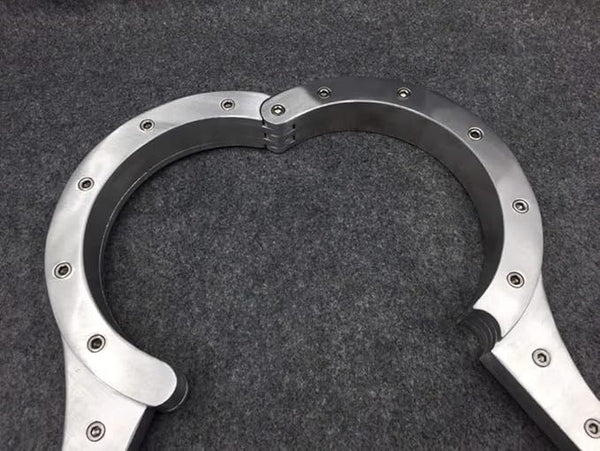 Metal Bondage Gear BDSM Restraint Set,Bondage-Fiddle Collar and Handcuffs for Couple Game Kits