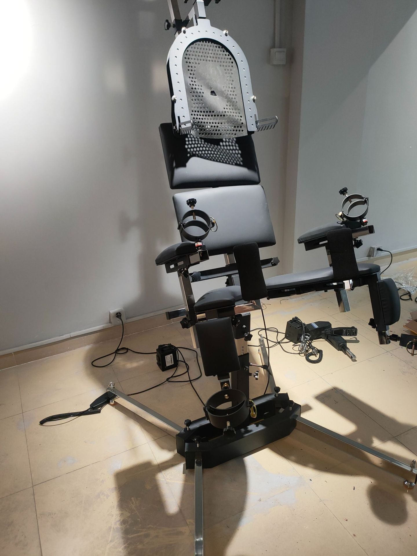 SM Facesitting Love Chair,Erotic Training Toilet Slave Golden Holy Water Humiliation Stool Heavy-taste Lick BDSM Sex Toy Chair