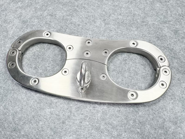 304 Stainless Steel Metal BDSM Hand Cuffs BDSM Restraint Lock Wrist Cuffs For Couples